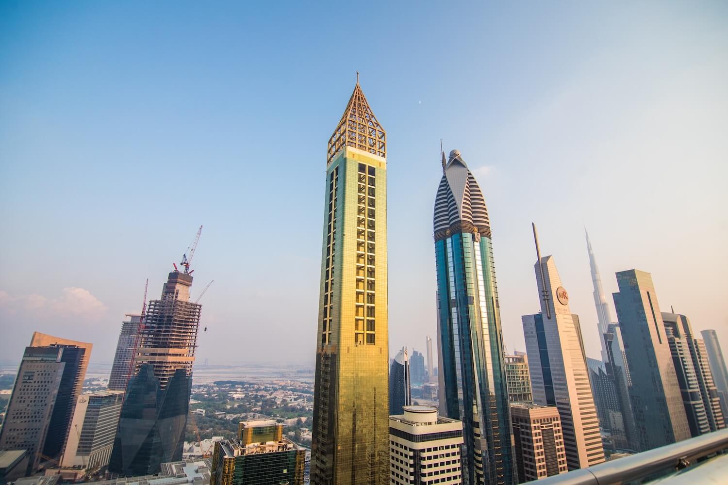 Az Egyesült Arab Emírségekben bankszámlanyitás akár külföldi személyek számára is lehetséges.